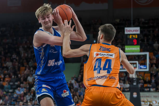 她们邀请专 她们邀请专